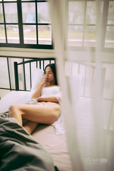 男主从小哄骗女主含H